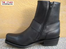 St. Johns black with Zip