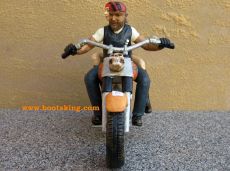 Pärchen auf Motorrad