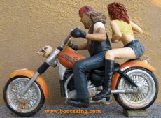 Pärchen auf Motorrad