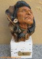 Western Figur Chief Joseph auf einem Sockel